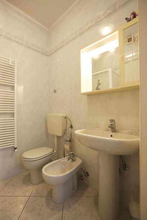 Ferienwohnung Piazzale Italia Oggebio Exterior foto